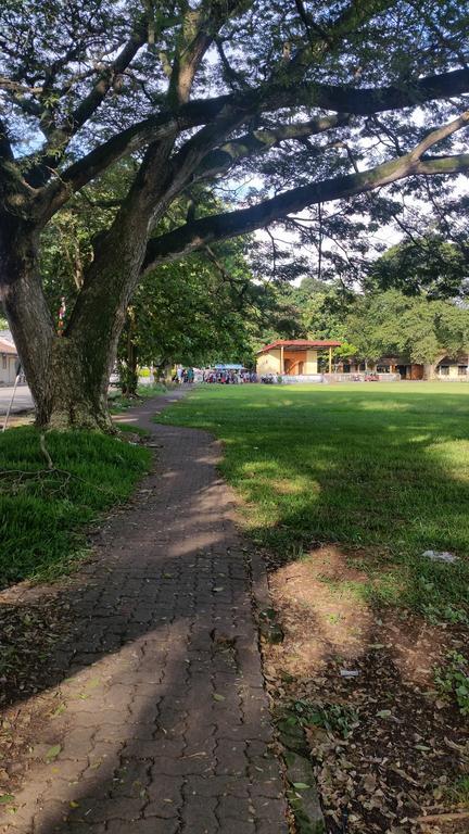 Noahs Ark Transit Stay Moratuwa Buitenkant foto